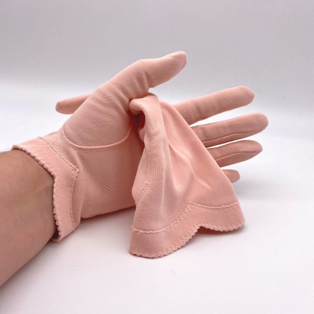 Vintage 1950s Light Pink Nylon Gloves